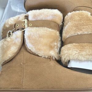 Brand new boots 5 1/2